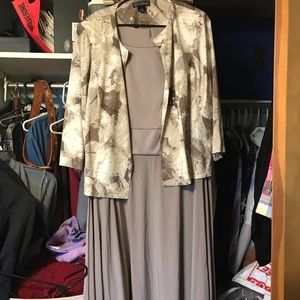 A Jessica Howard Dress  used in a wedding size 22W